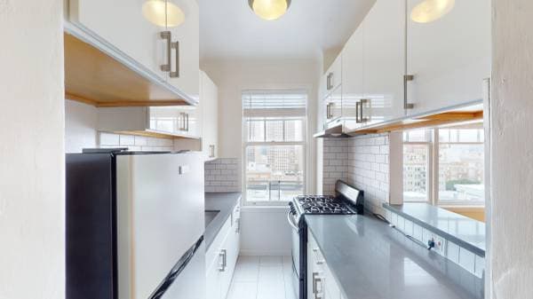 0BR/1BA Apartment on California St · San Francisco photo 4