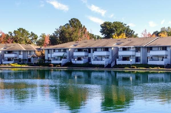 2BR/1BA Apartment on Catamaran Street · San Mateo photo 3
