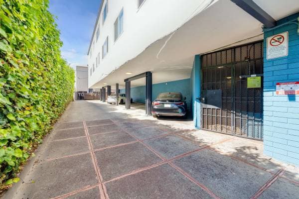 3BR/1BA Apartment · Berkeley photo 3