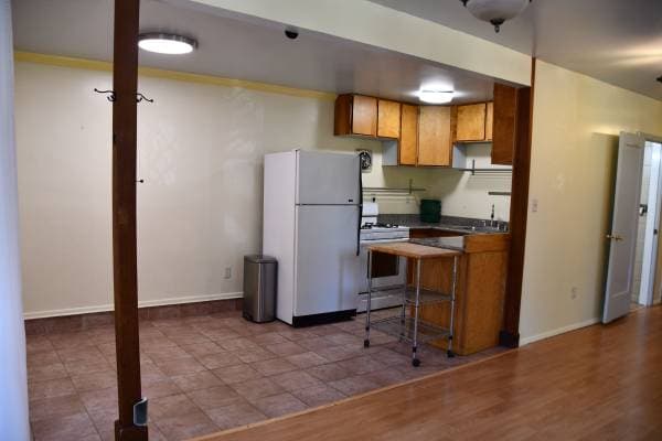 2BR/1BA Duplex on Lorina Street · Berkeley photo 3