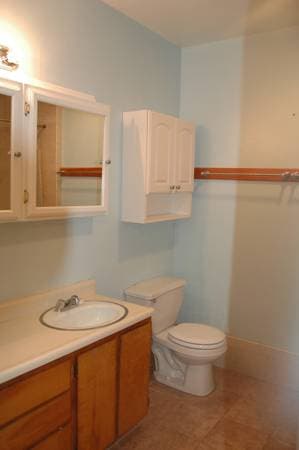 2BR/1BA Duplex on Lorina Street · Berkeley photo 4