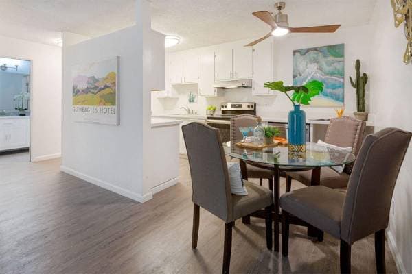 3BR/1BA Apartment on Central Ave · Alameda photo 3