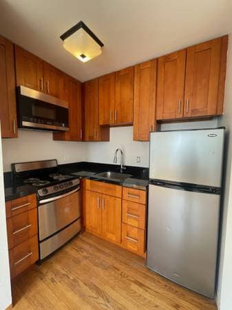 1BR/1BA Apartment on California St · San Francisco photo 2