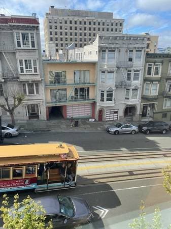 1BR/1BA Apartment on California St · San Francisco photo 5