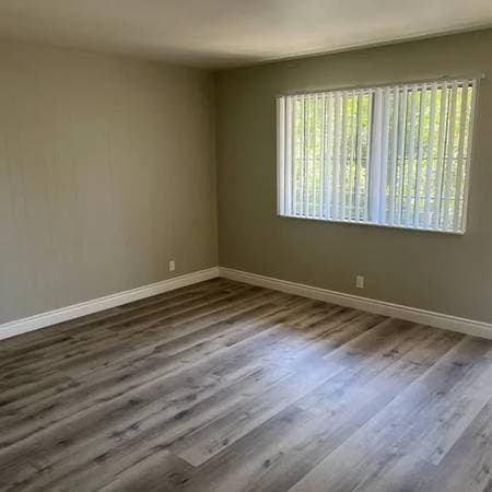 2BR/1BA Apartment on High Street · Oakland photo 1