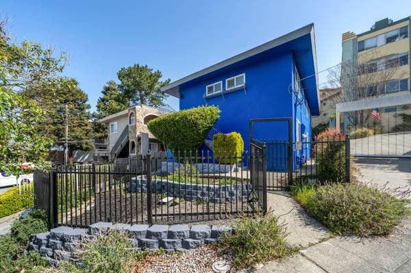 1BR/1BA Duplex on Whitmore Place · Oakland photo 1