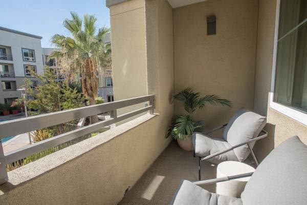 0BR/1BA Apartment on Golden Gate · Dublin photo 5
