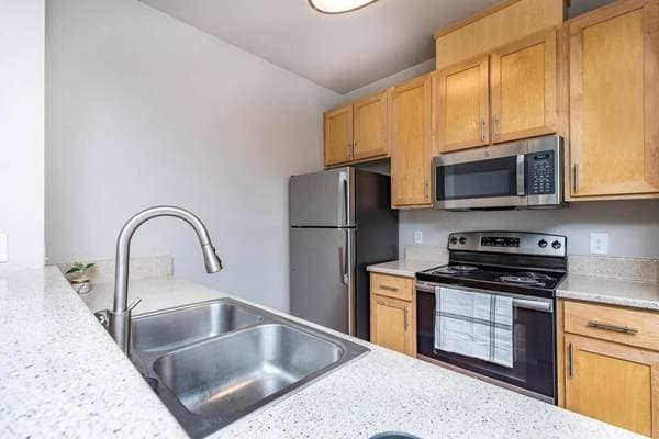 1BR/1BA Apartment on Schmidt Lane · El Cerrito photo 3