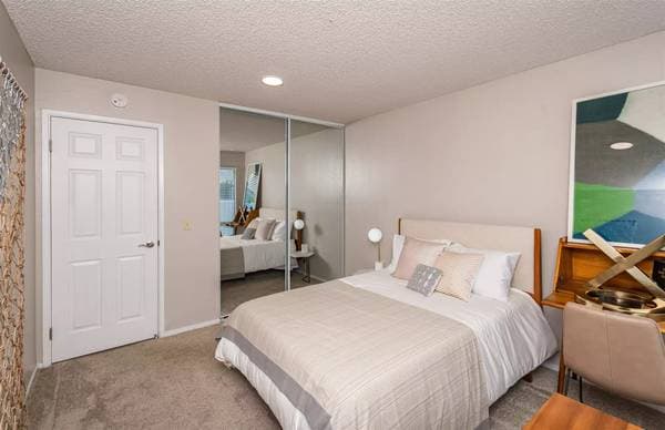 1BR/1BA Apartment on Lakeville Cir · Petaluma photo 1