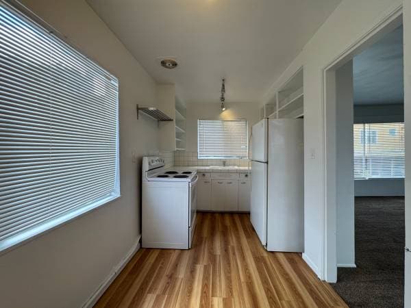 2BR/1BA Apartment · Oakland photo 4