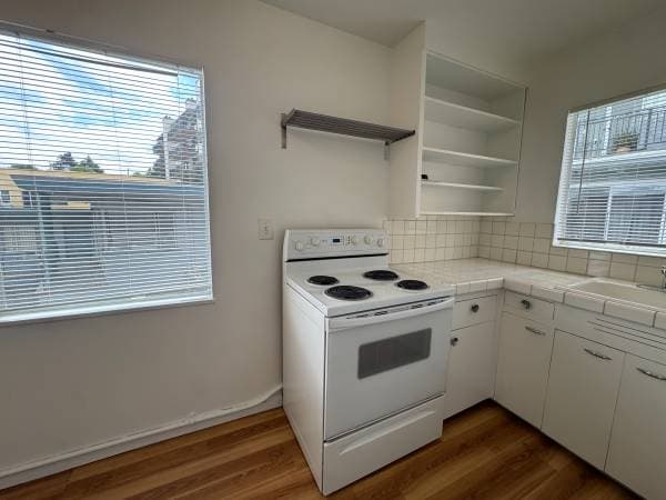 2BR/1BA Apartment · Oakland photo 5