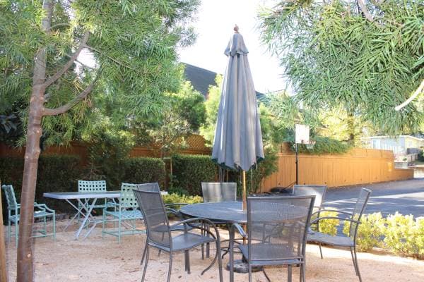 2BR/1BA Apartment · Petaluma photo 4