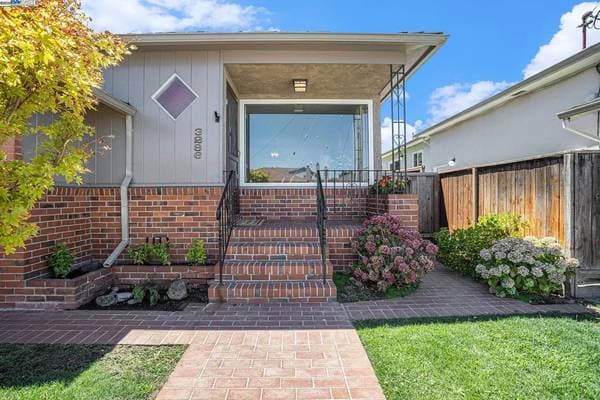 3BR/2BA Single Family House on San Jose Ave · Alameda photo 3