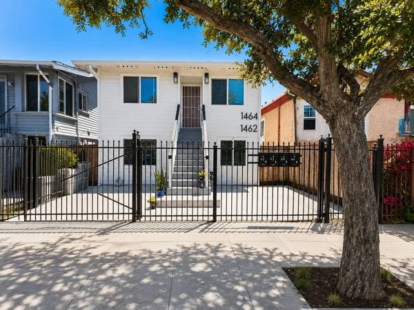 2BR/1BA Apartment · Oakland photo 1