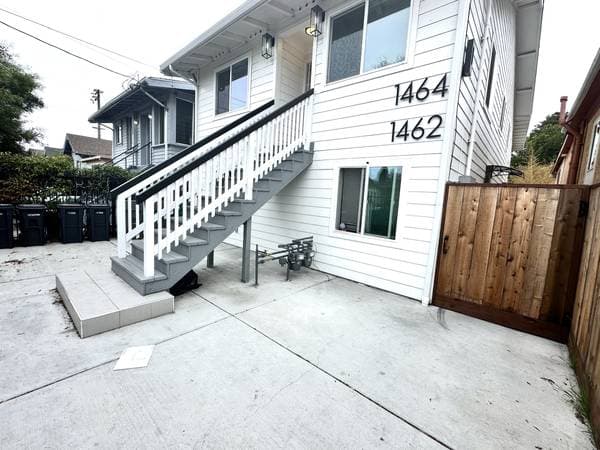 2BR/1BA Apartment · Oakland photo 2