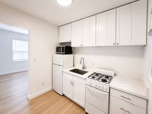 0BR/1BA Apartment · Berkeley photo 1