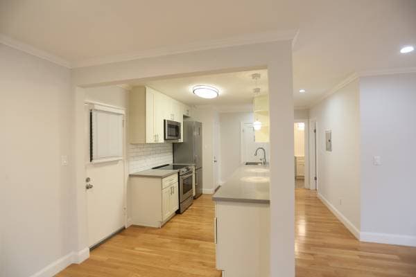 1BR/1BA Apartment on Montecito Avenue · Oakland photo 5