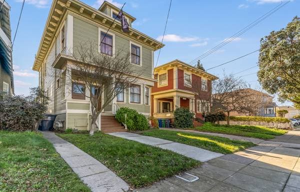 1BR/2BA Apartment on 1/2 Pearl Street · Alameda photo 1