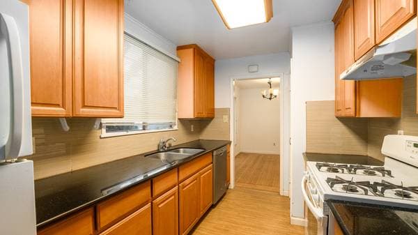 1BR/1BA Apartment on Buena Vista Ave · Alameda photo 4