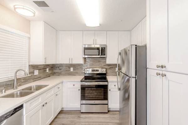 1BR/1BA Single Family House on Candlewood Dr · Petaluma photo 5