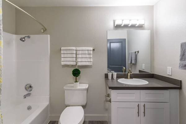 1BR/1BA Apartment · Aptos photo 4