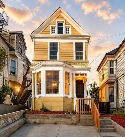 2BR/2BA Apartment on 17th Ave · Oakland photo 1