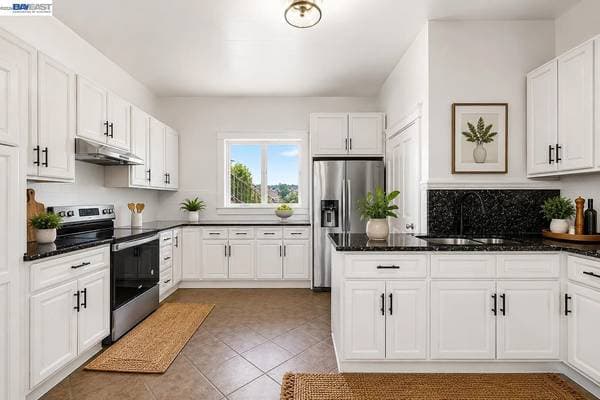 2BR/2BA Apartment on 17th Ave · Oakland photo 2