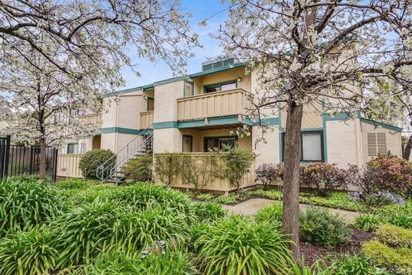 1BR/1BA Condo on Woodside Way · San Mateo photo 5