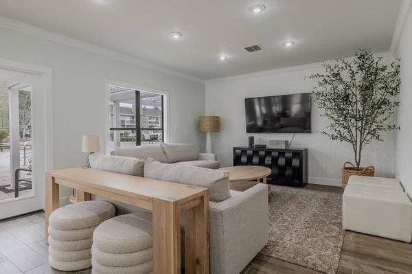 Apartments on N Lake Dr · Dublin photo 1