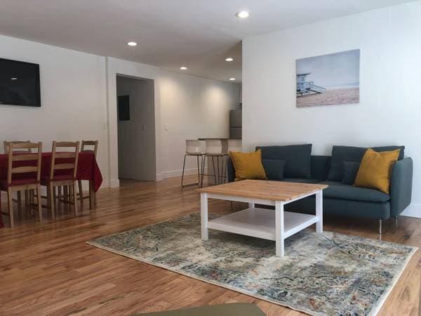 4BR/2BA Flat on San Antonio Ave · Alameda photo 1