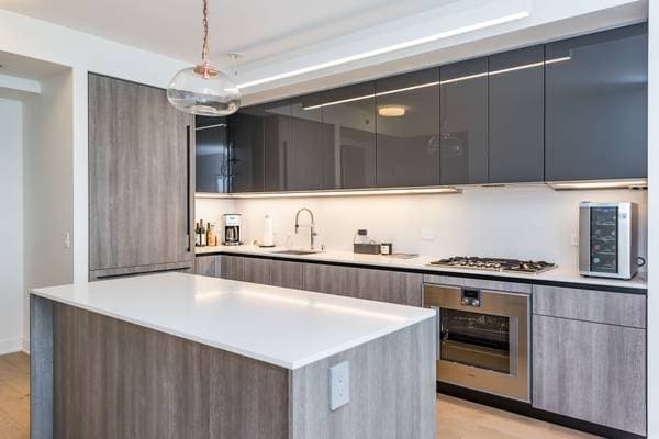 2BR/2BA Condo on Main Street · San Francisco photo 3