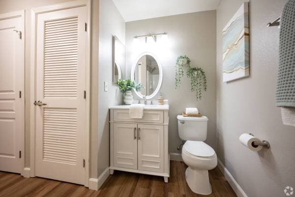 1BR/1BA Apartment on Round Barn Blvd · Santa Rosa photo 2