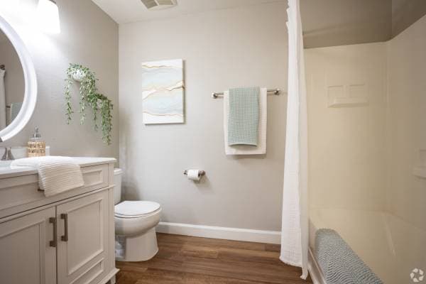 1BR/1BA Apartment on Round Barn Blvd · Santa Rosa photo 4