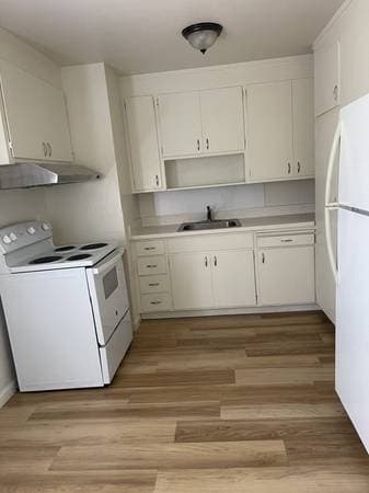 2BR/1BA Apartment · Albany photo 2