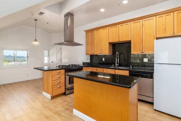 2BR/1BA Other · San Rafael photo 2