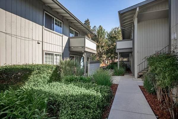 2BR/1BA Apartment on Stokes Street · San Jose photo 1