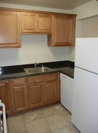 Granite Pointe Apartments photo 2