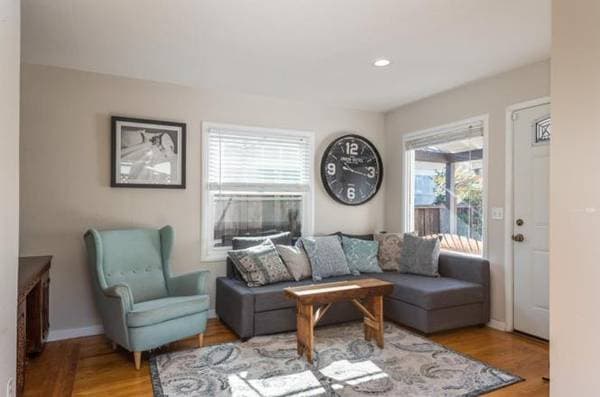 Charming Single-Family Home in Redwood City photo 2