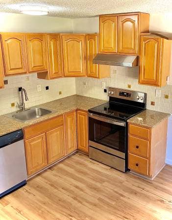 2BR/1BA Apartment · Oakland photo 3