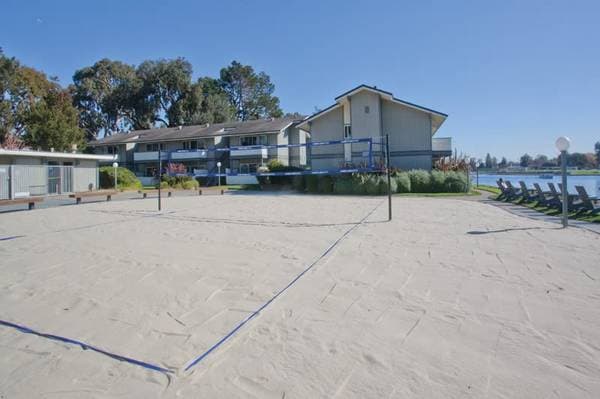2BR/2BA Apartment on Shell Boulevard · San Mateo photo 2