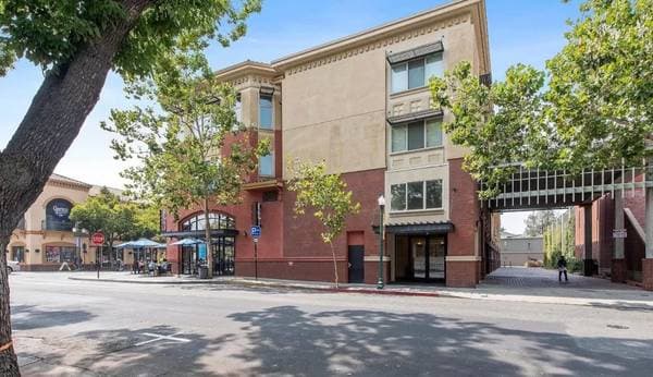 2BR/2BA Condo on N 2nd St · Campbell photo 1