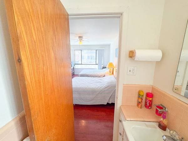 0BR/1BA Apartment on Broadway St · San Francisco photo 5