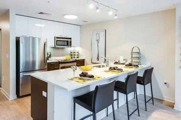 1BR/1BA Apartment on S Market St · San Jose photo 2