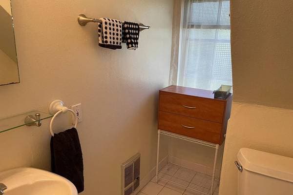 0BR/1BA Other on Coleridge Ave · Palo Alto photo 5