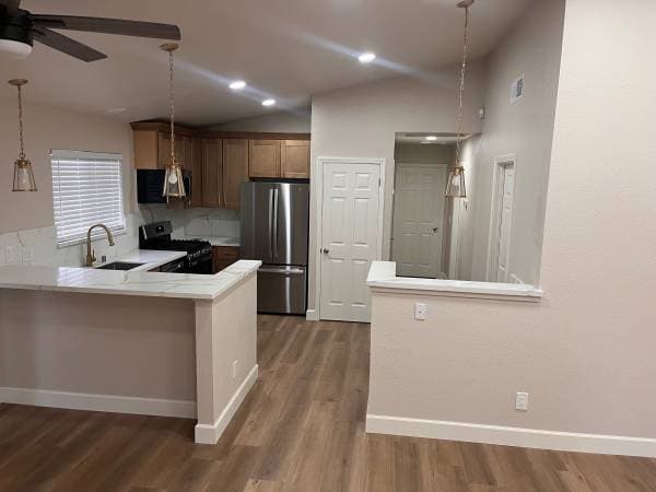3BR/2BA Duplex on Rosanna Street · Gilroy photo 2