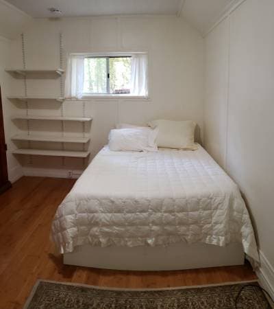 0BR/1BA Single Family House · Berkeley photo 3
