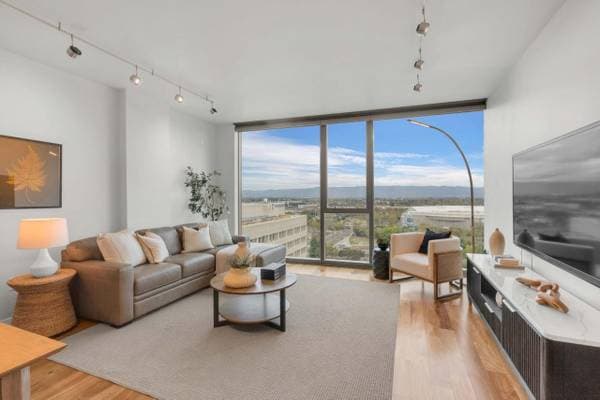 1BR/1BA Condo on N Almaden Blvd · San Jose photo 2