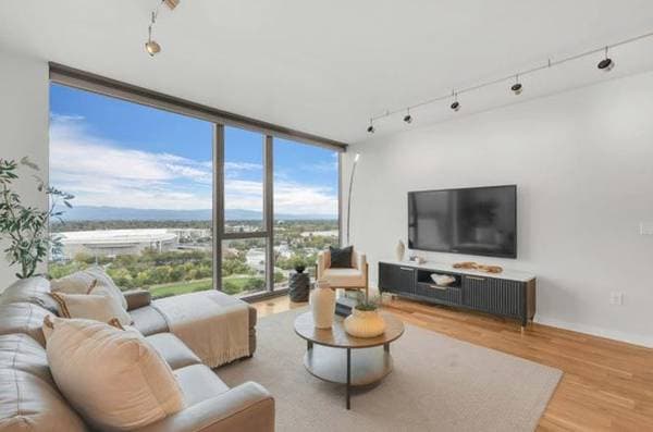 1BR/1BA Condo on N Almaden Blvd · San Jose photo 3