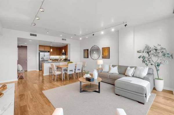 1BR/1BA Condo on N Almaden Blvd · San Jose photo 4