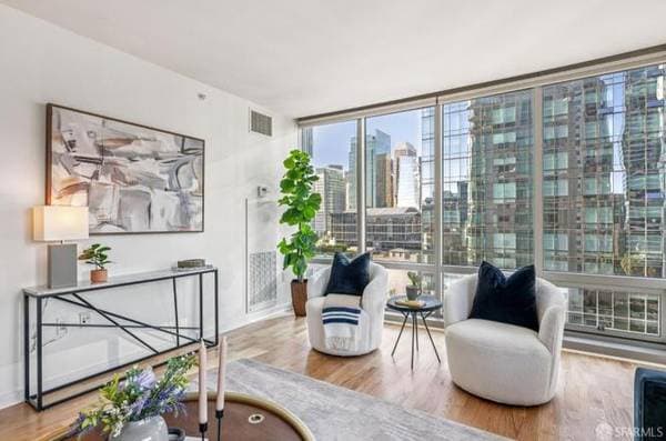 1BR/1BA Apartment · San Francisco photo 2